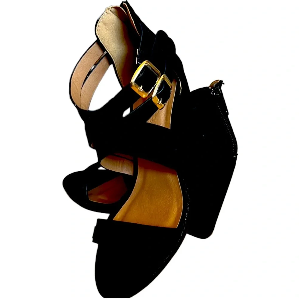 Charlotte Russe - Size 6-Heels - Picture 2 of 6